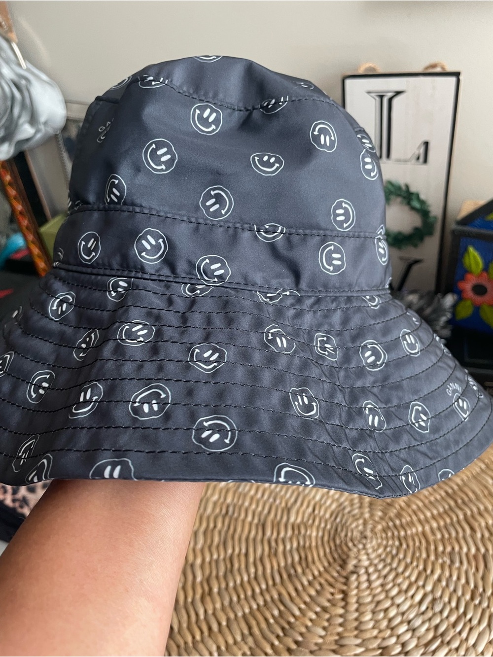GANNI Uni-sex Bucket Hat is nwot is SZ S